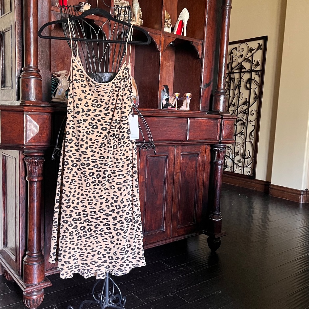 Silk Leopard print midi slip dress Size Medium NWT